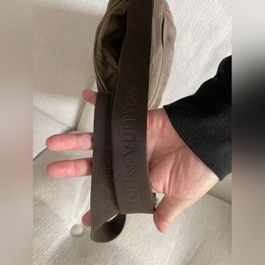 Luivitton sling bag